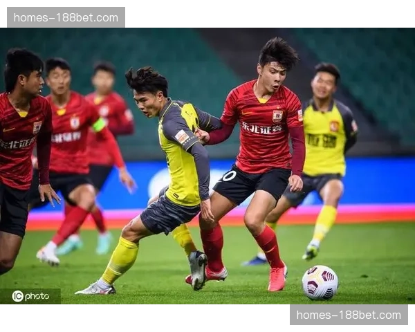 邓涵文开场一分钟爆射破门 玉昆闪电战打乱英博部署